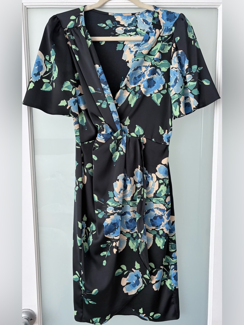 Bloomingdale’s Black Blue Floral Faux Wrap Midi Dress Size 6 Tie Waist